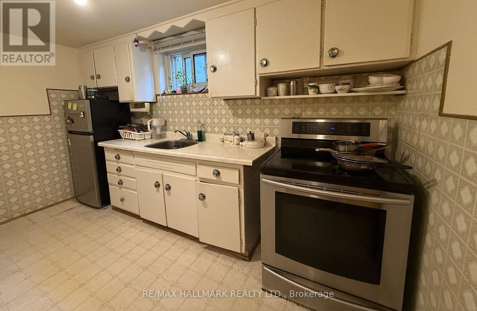 9 Macleod Street, Toronto, Ontario  M6L 2M7 - Photo 19 - W13765458