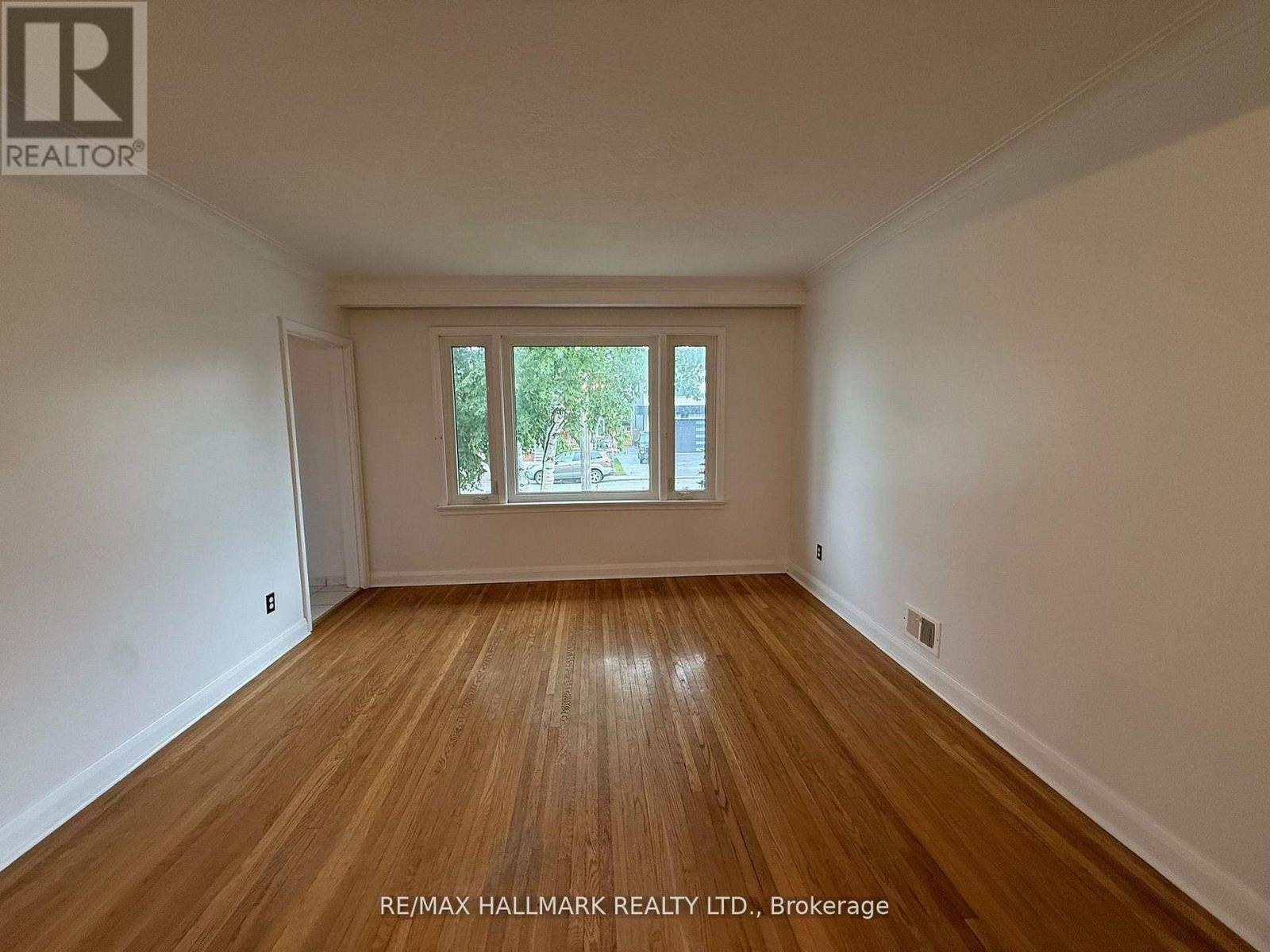 9 Macleod Street, Toronto, Ontario  M6L 2M7 - Photo 6 - W13765458