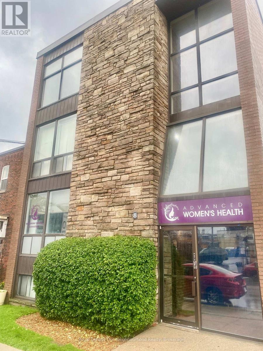 8 STAVEBANK ROAD, Mississauga, Ontario