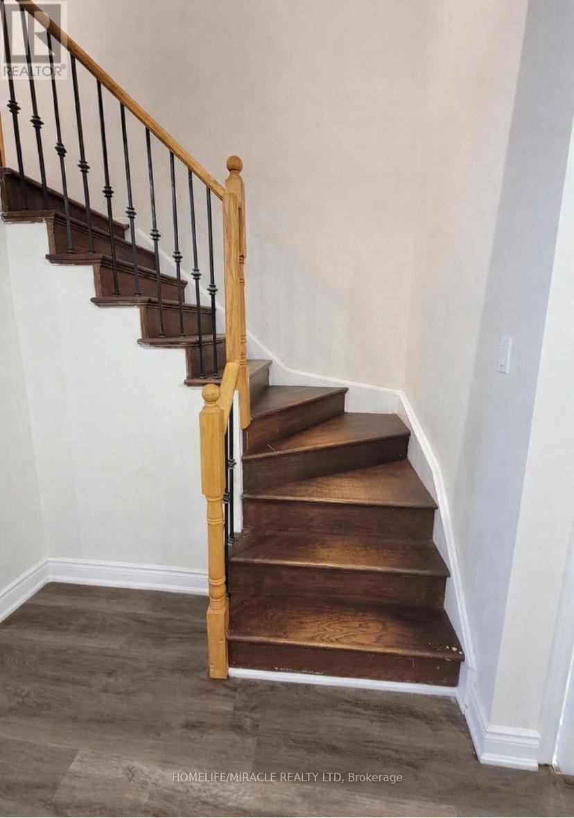 Upper - 6959 Tassel Crescent, Mississauga, Ontario  L5W 1G9 - Photo 10 - W13765490