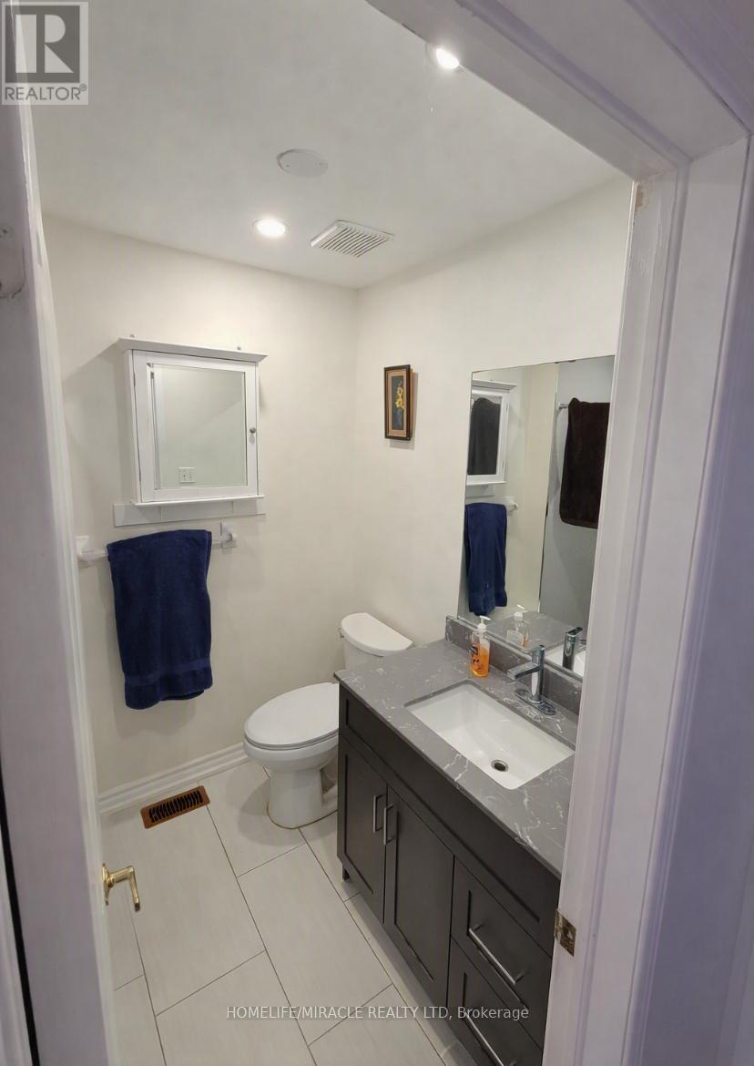 Upper - 6959 Tassel Crescent, Mississauga, Ontario  L5W 1G9 - Photo 17 - W13765490