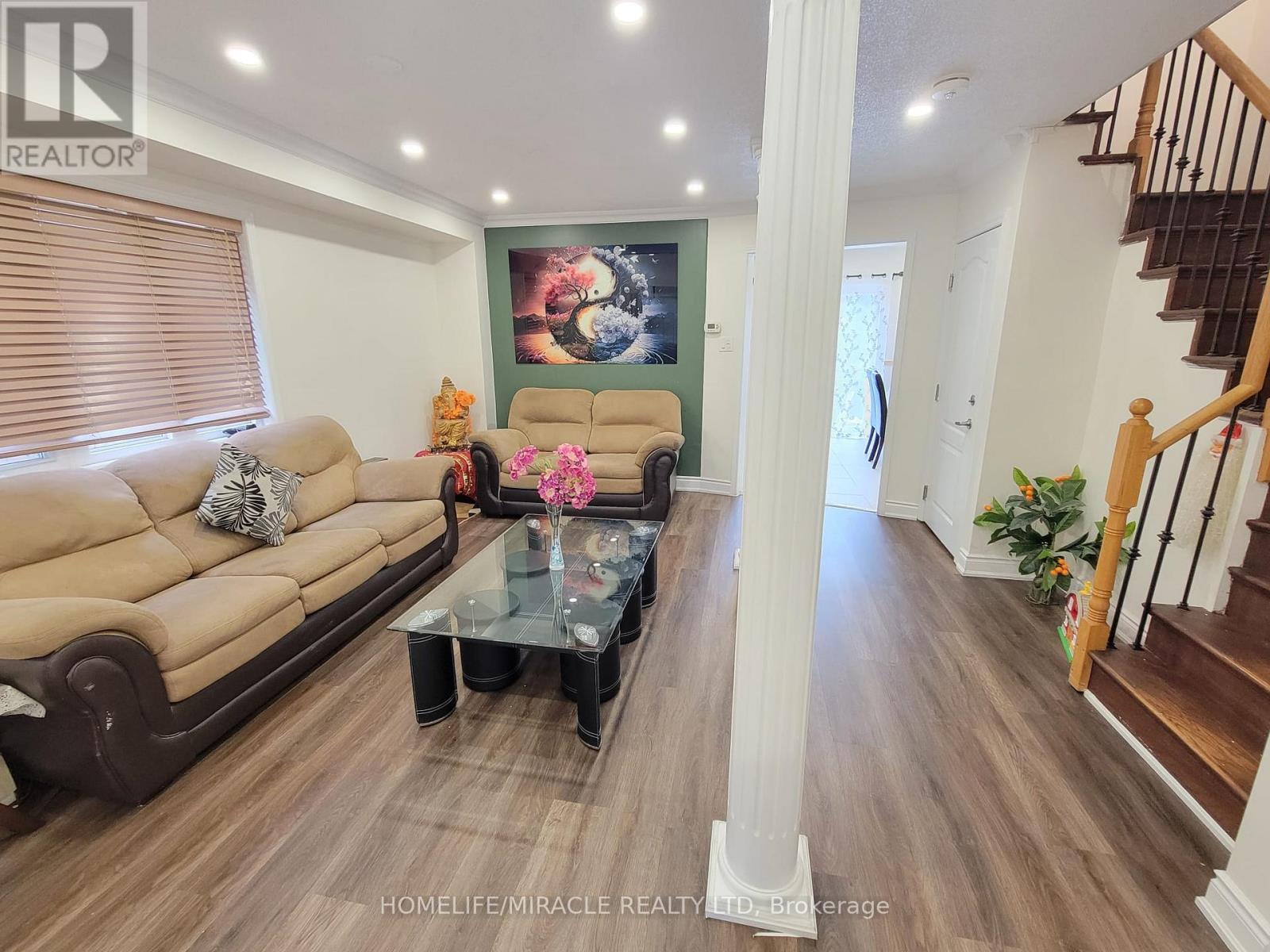 Upper - 6959 Tassel Crescent, Mississauga, Ontario  L5W 1G9 - Photo 4 - W13765490