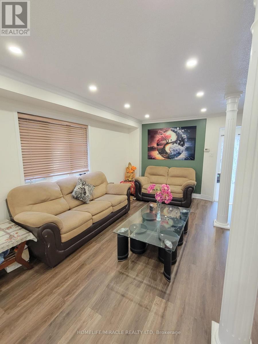 Upper - 6959 Tassel Crescent, Mississauga, Ontario  L5W 1G9 - Photo 5 - W13765490