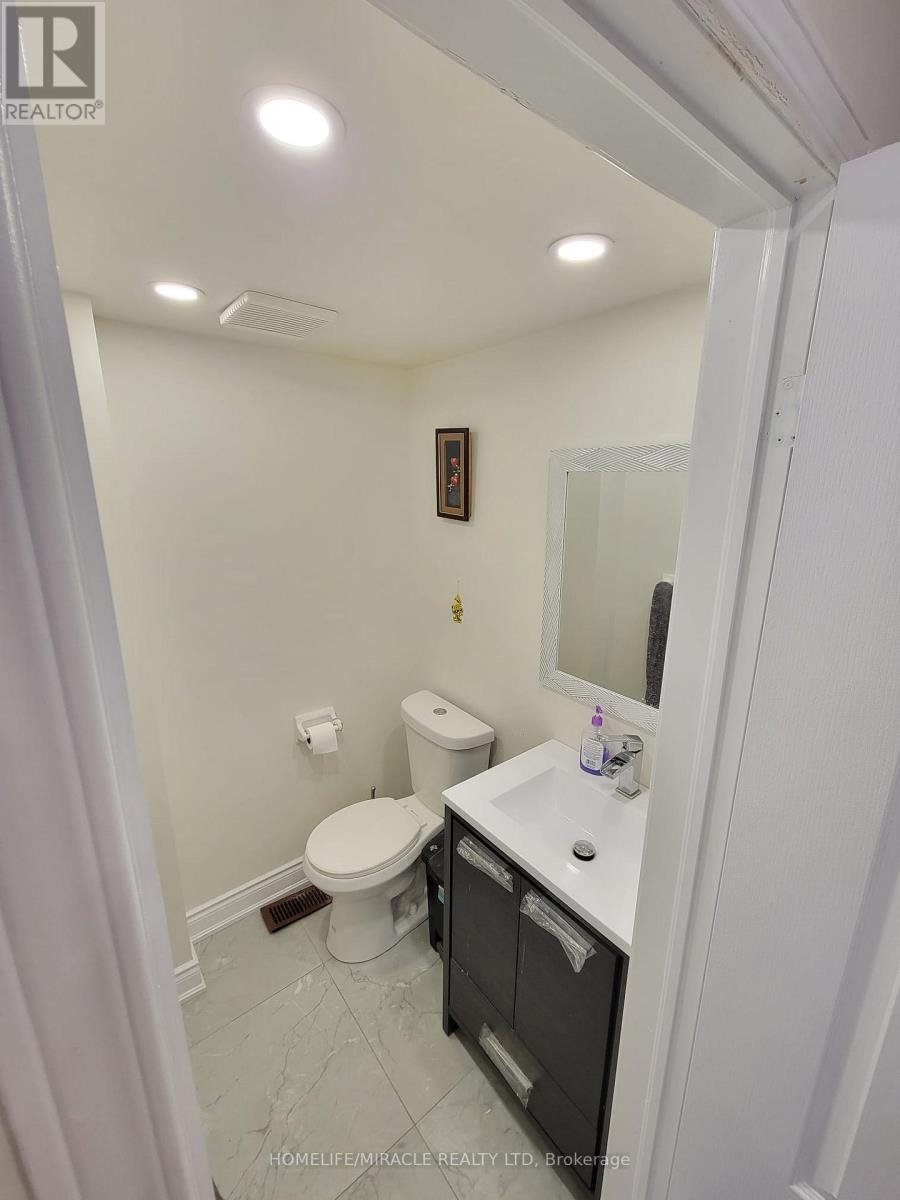 Upper - 6959 Tassel Crescent, Mississauga, Ontario  L5W 1G9 - Photo 9 - W13765490