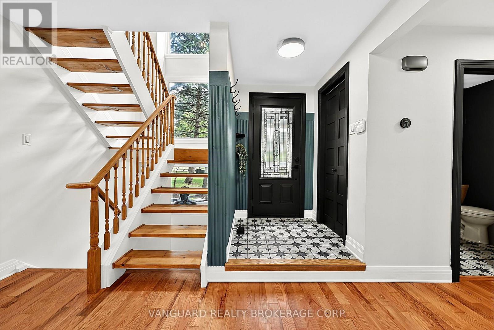 336 Dingle Court, Caledon, Ontario  L7E 4T1 - Photo 3 - W13765494