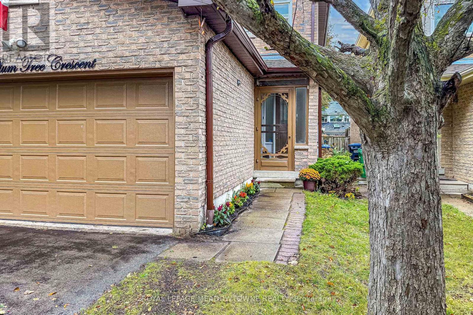 3089 Plum Tree Crescent, Mississauga, Ontario  L5N 4X2 - Photo 3 - W13765520