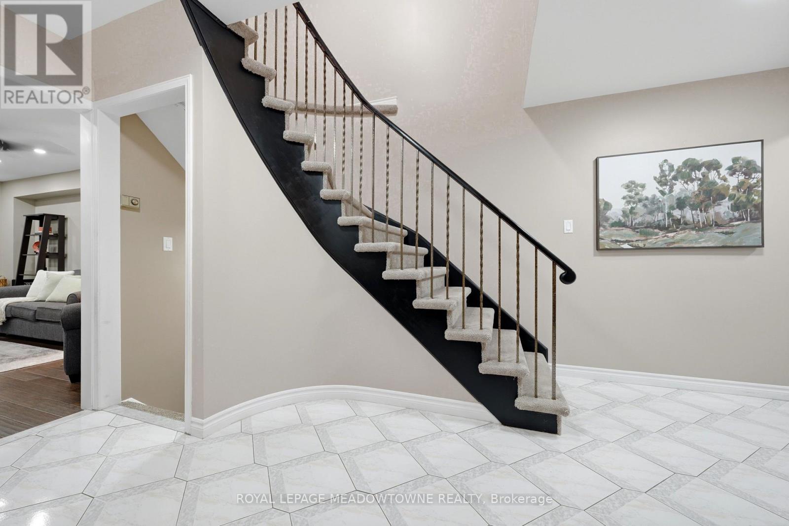 3089 Plum Tree Crescent, Mississauga, Ontario  L5N 4X2 - Photo 7 - W13765520