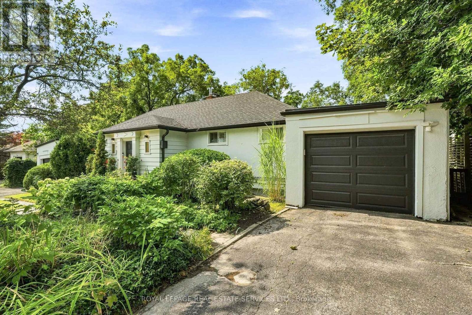 372 Trafalgar Road, Oakville, Ontario L6J 3H5 - Photo 2 - W13765540