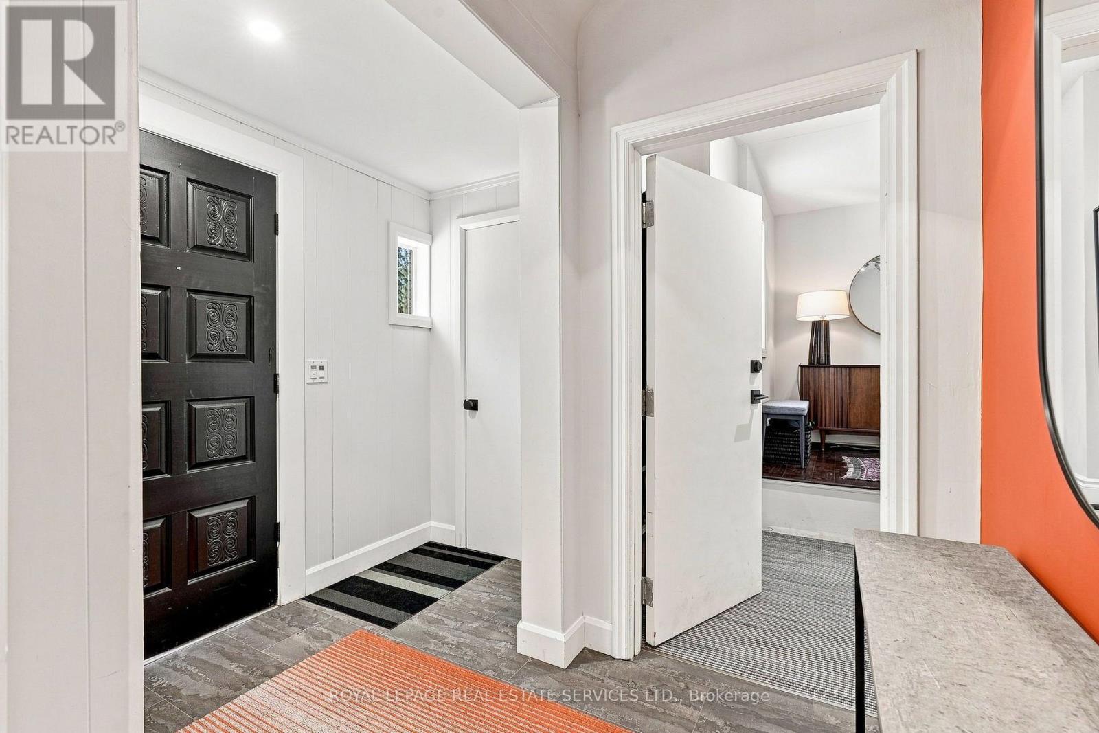 372 Trafalgar Road, Oakville, Ontario L6J 3H5 - Photo 4 - W13765540