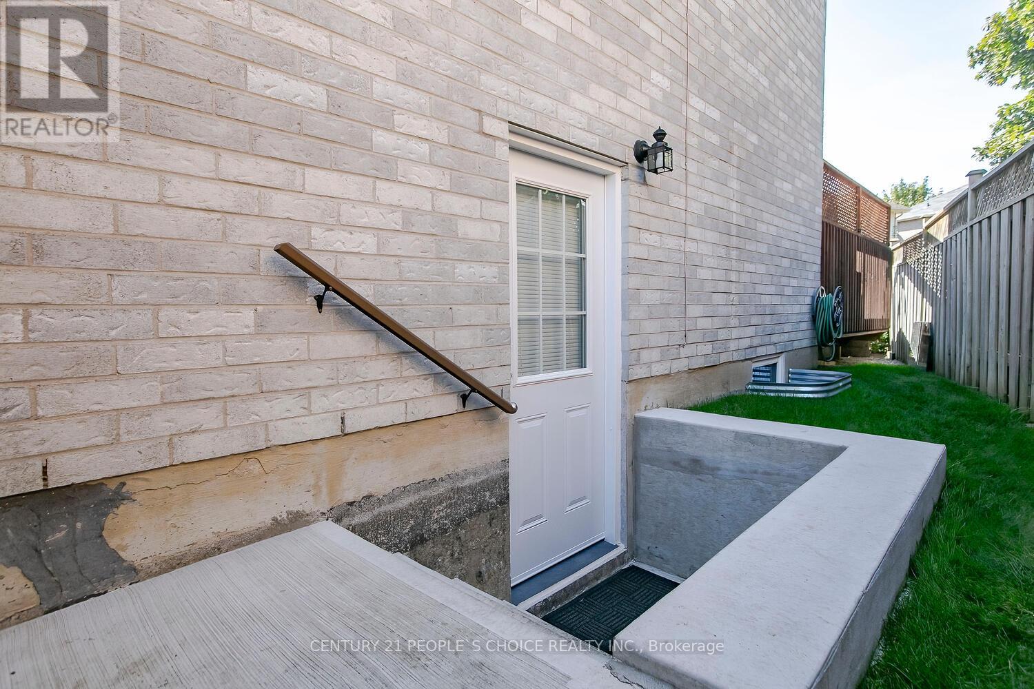 18 Hood Crescent, Brampton, Ontario  L6Y 4S6 - Photo 29 - W13765612