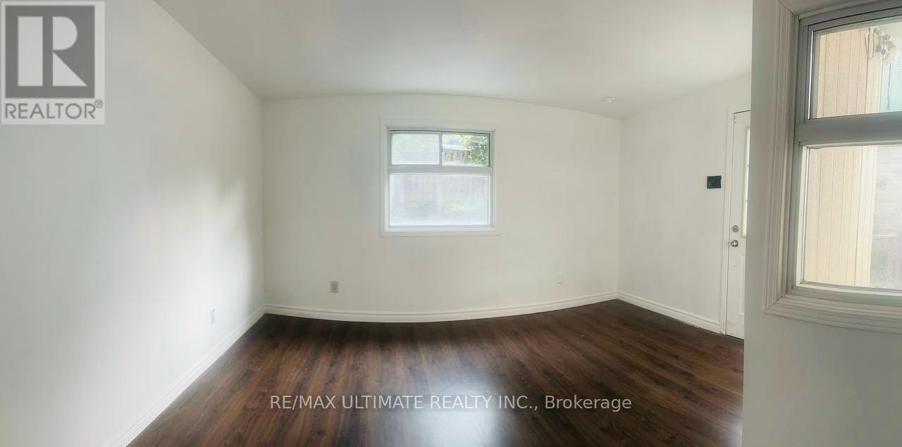 7 Grand River Court, Brampton, Ontario L6S 2J8 - Photo 11 - W13765620