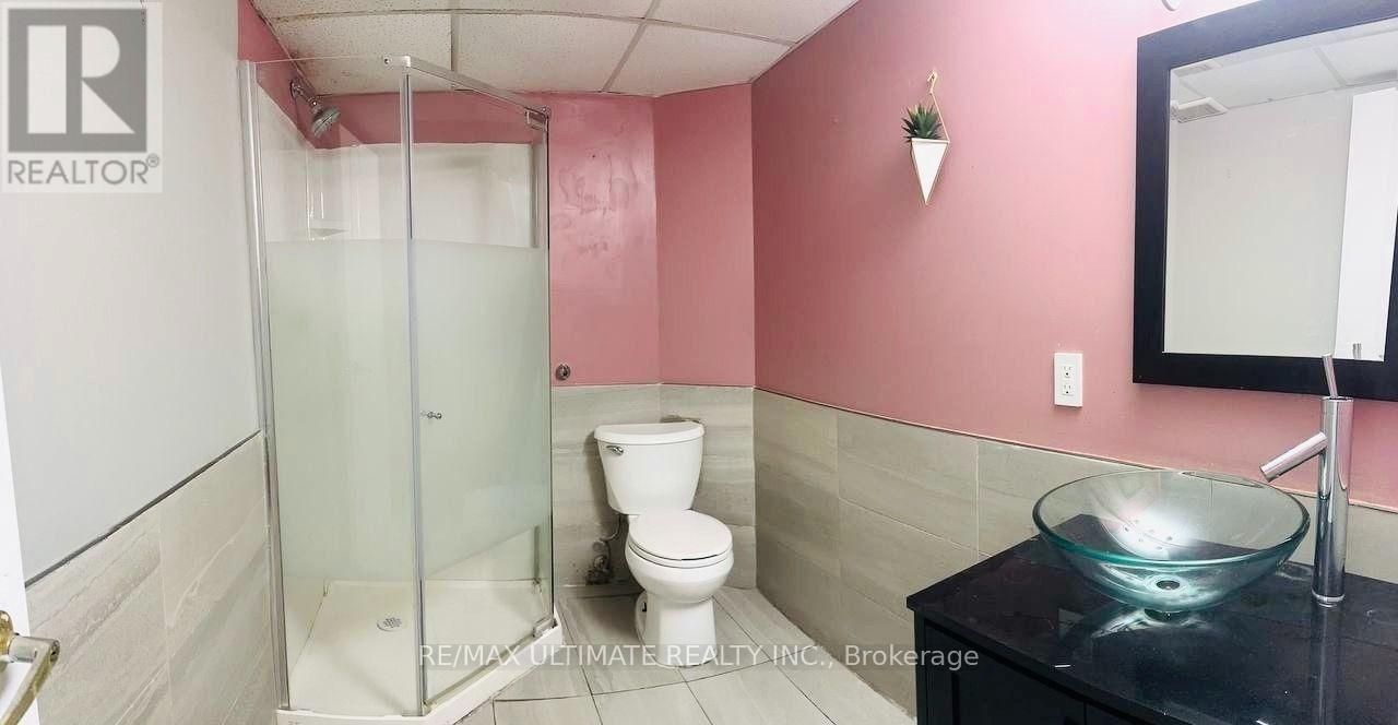 7 Grand River Court, Brampton, Ontario L6S 2J8 - Photo 14 - W13765620