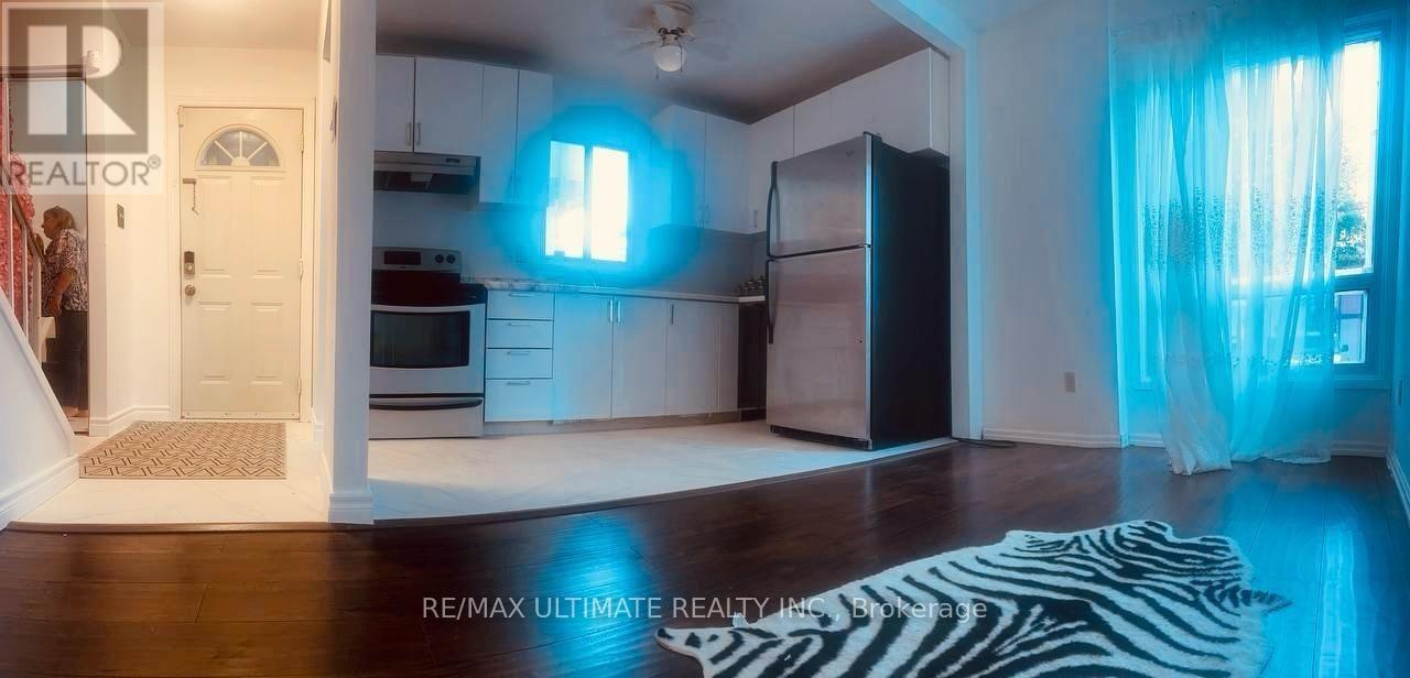 7 Grand River Court, Brampton, Ontario L6S 2J8 - Photo 5 - W13765620