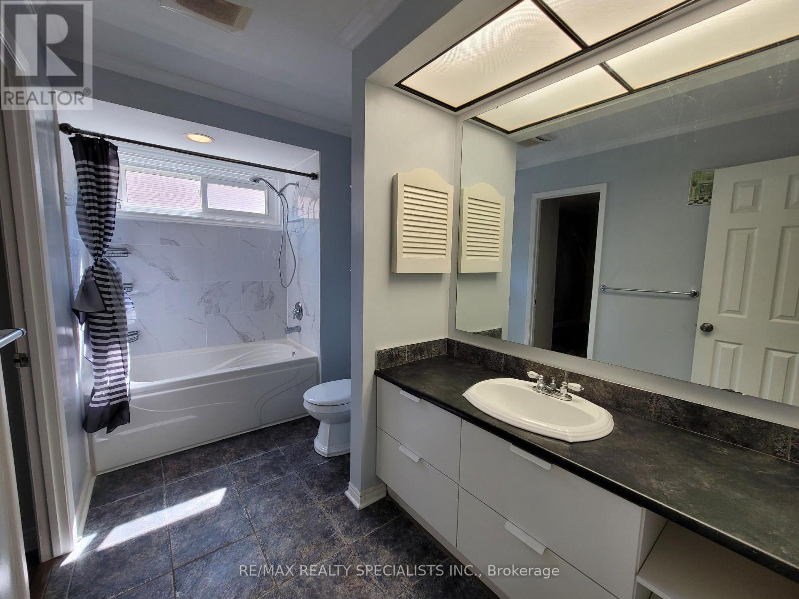 6795 Shelter Bay Road, Mississauga, Ontario  L5N 1T7 - Photo 17 - W13765642