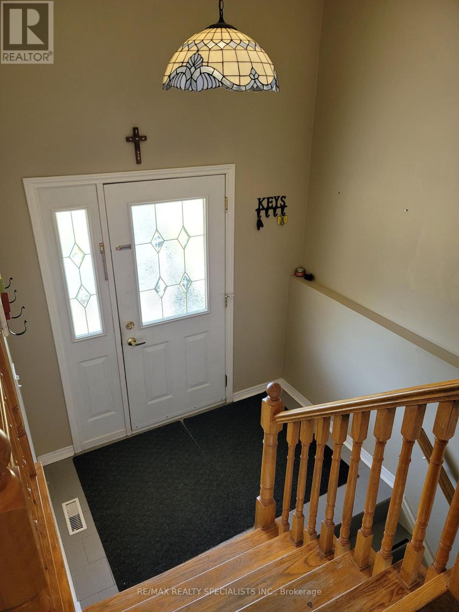 6795 Shelter Bay Road, Mississauga, Ontario  L5N 1T7 - Photo 2 - W13765642