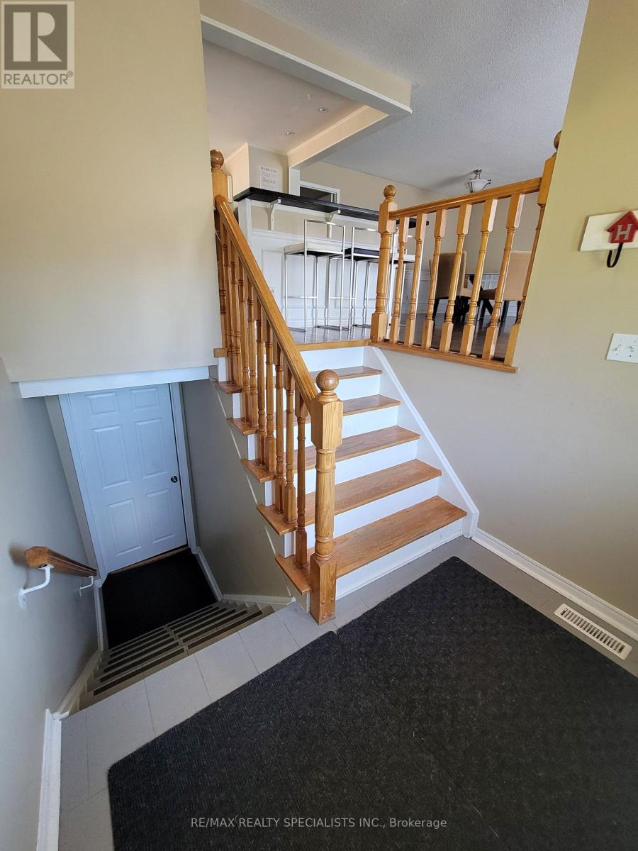 6795 Shelter Bay Road, Mississauga, Ontario  L5N 1T7 - Photo 3 - W13765642