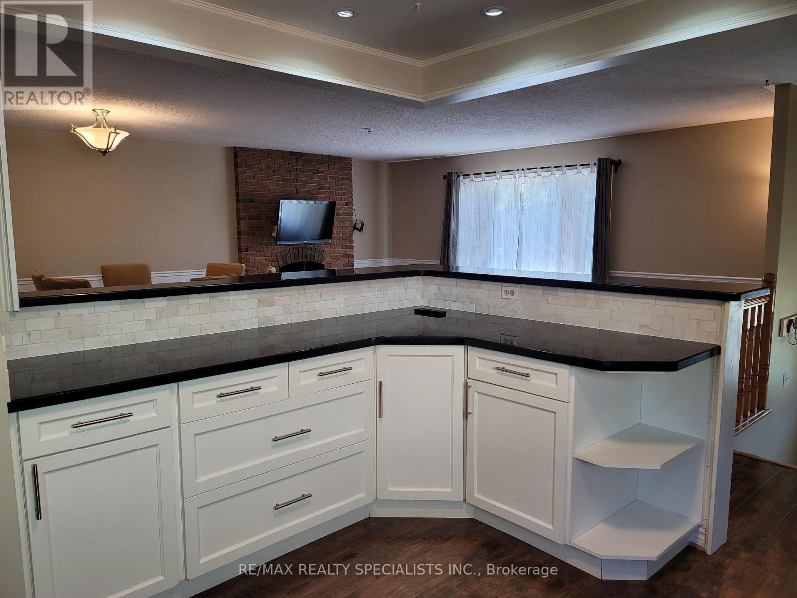 6795 Shelter Bay Road, Mississauga, Ontario  L5N 1T7 - Photo 9 - W13765642