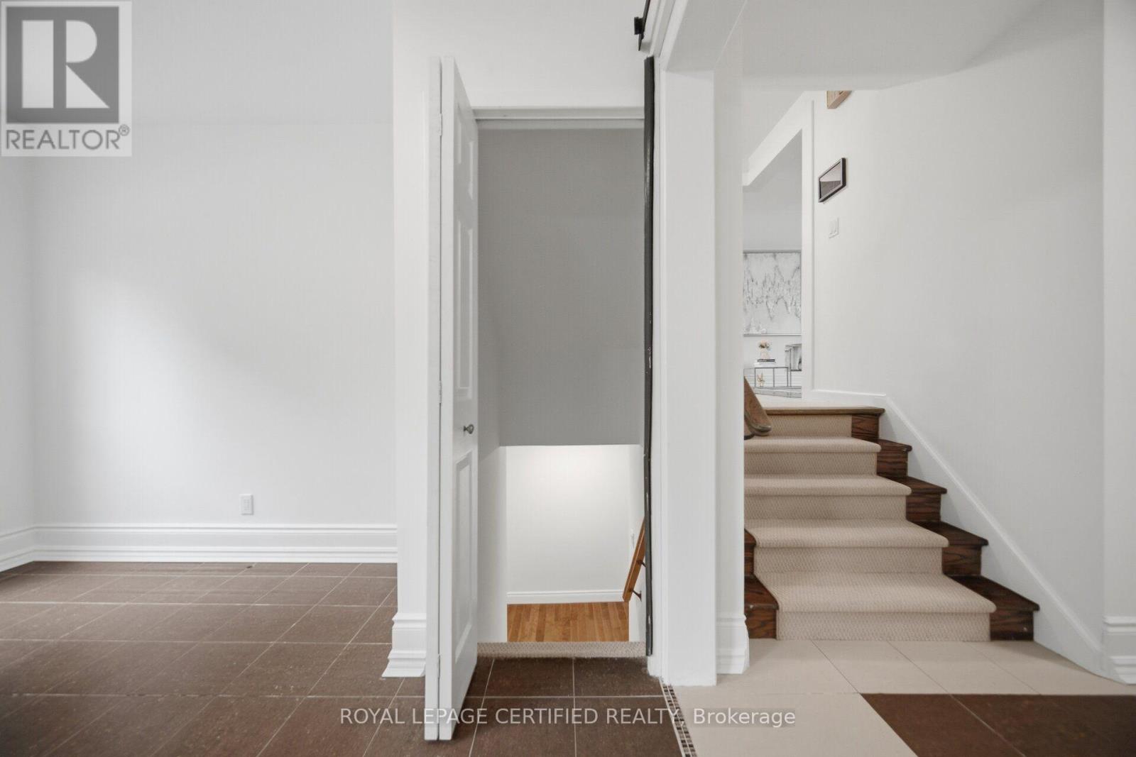3490 Rexway Drive, Burlington, Ontario  L7N 2L6 - Photo 28 - W13764714