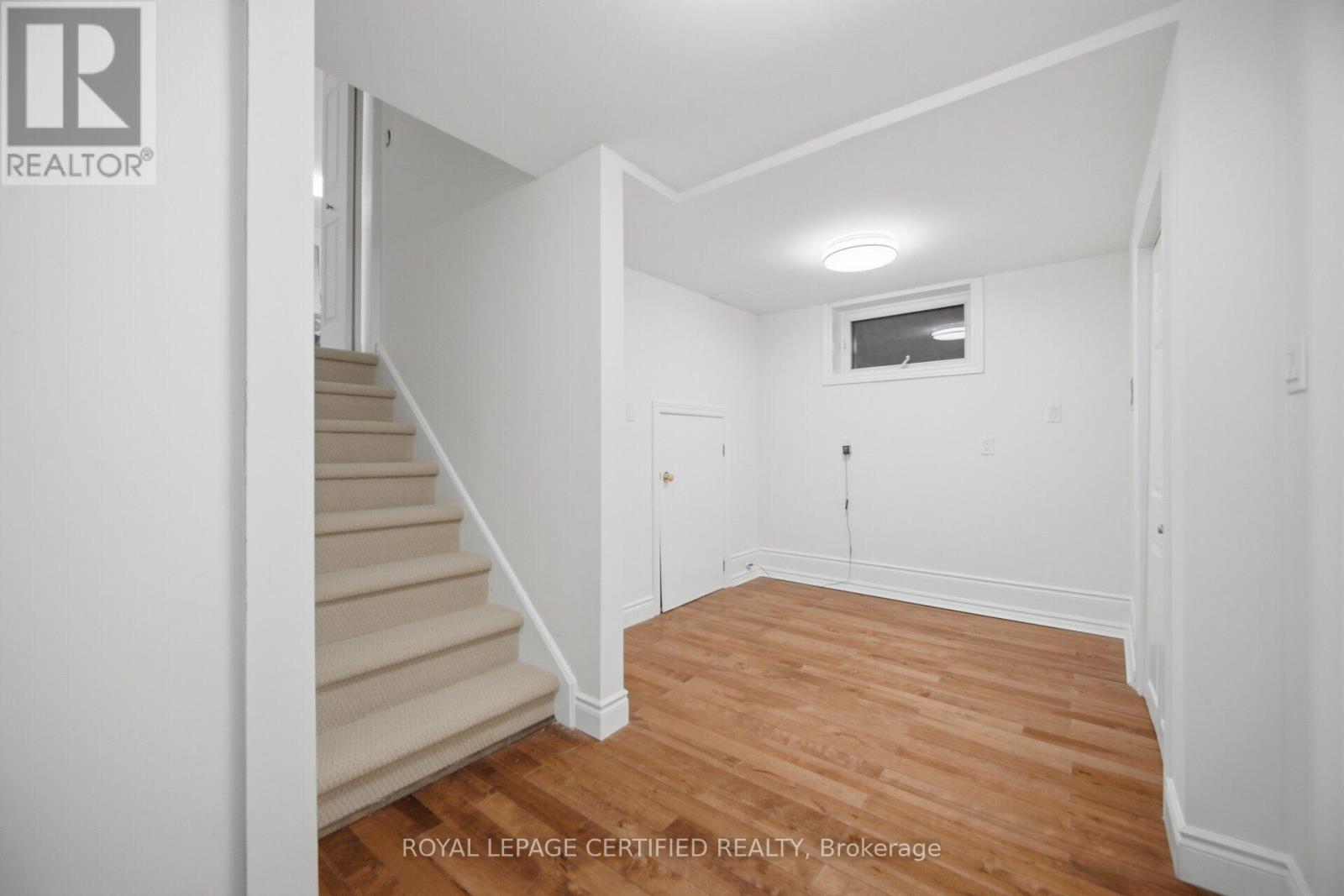 3490 Rexway Drive, Burlington, Ontario  L7N 2L6 - Photo 29 - W13764714