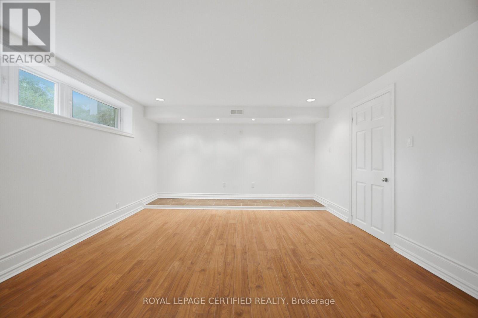 3490 Rexway Drive, Burlington, Ontario  L7N 2L6 - Photo 31 - W13764714