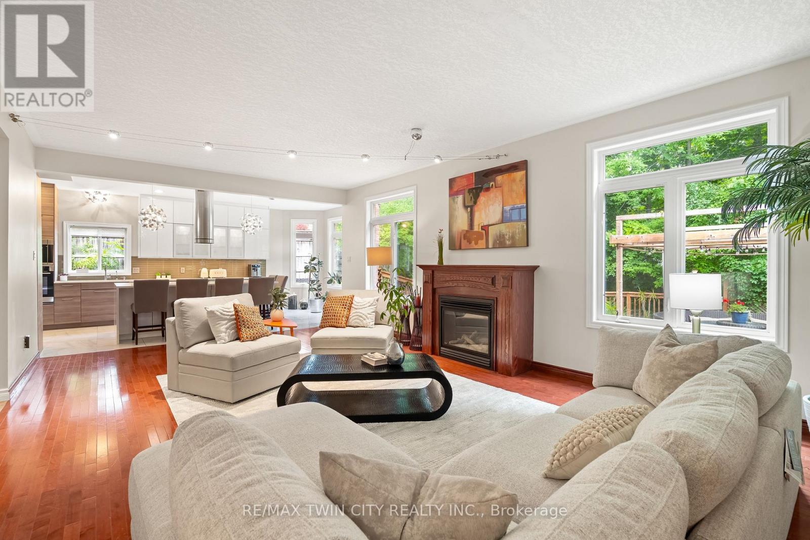 534 Birchleaf Walk, Waterloo, Ontario N2T 2W5 - Photo 6 - X13765554