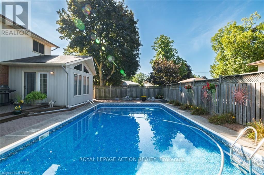 20 Wildflower Lane, Brantford, Ontario  N3R 6B4 - Photo 10 - X13765580