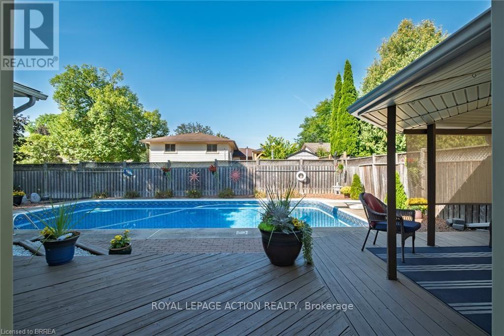 20 Wildflower Lane, Brantford, Ontario  N3R 6B4 - Photo 5 - X13765580