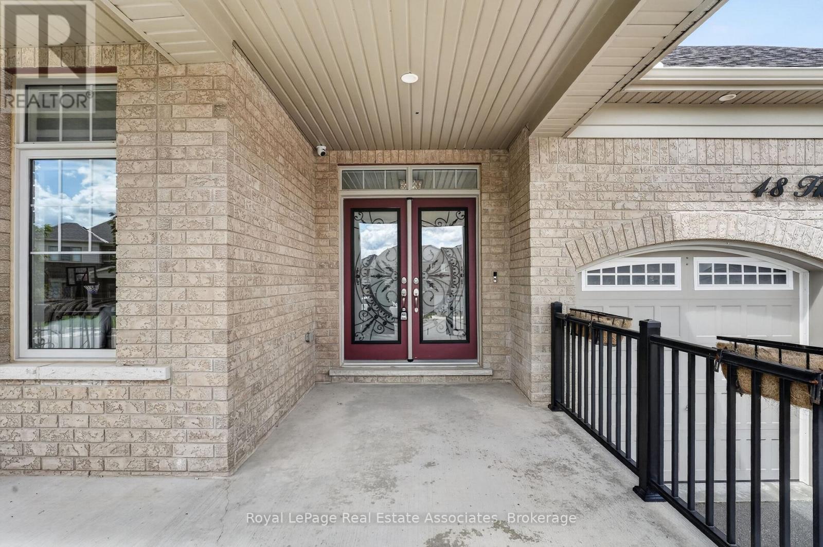48 Harpin Way E, Centre Wellington, Ontario N1M 0E9 - Photo 2 - X13765634