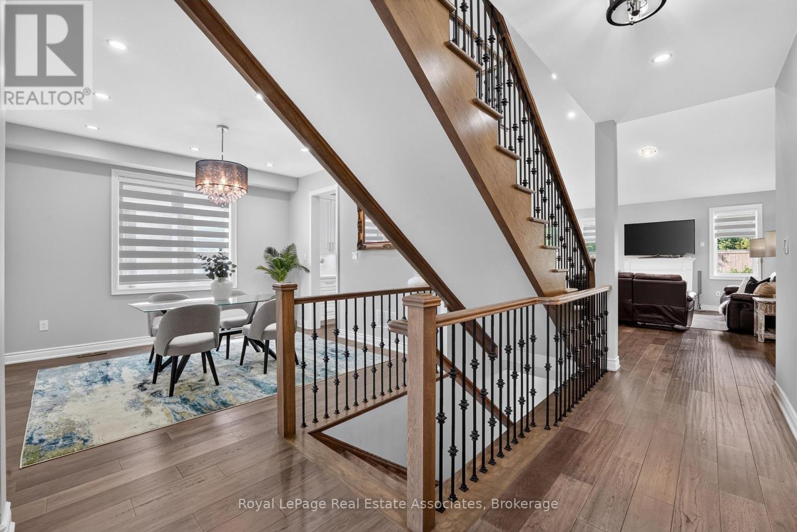 48 Harpin Way E, Centre Wellington, Ontario N1M 0E9 - Photo 3 - X13765634