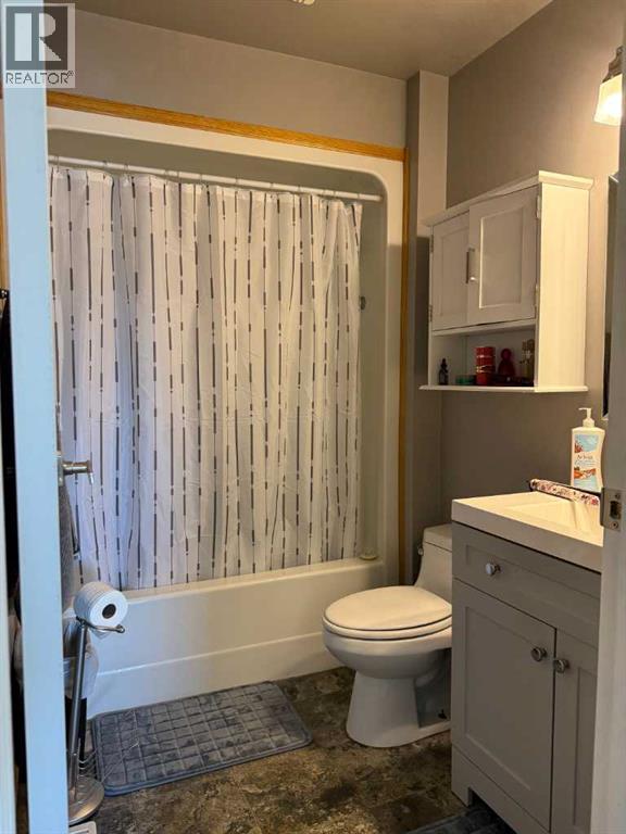 Main floor bath