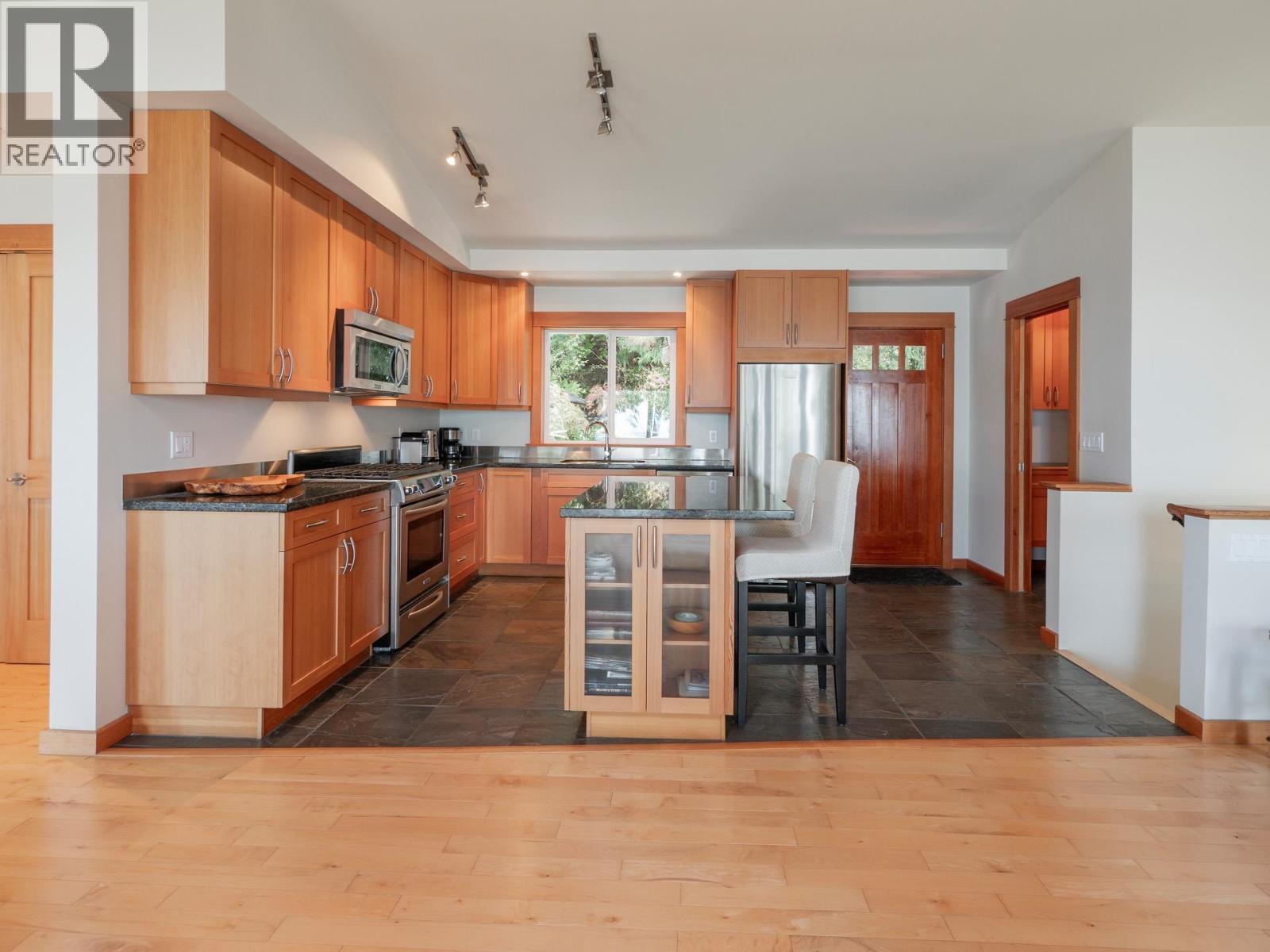 1321 Gower Point Road, Gibsons, British Columbia  V0N 1V3 - Photo 10 - R3161775