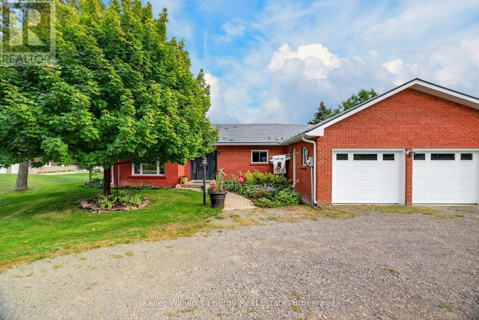 89 SMITH'S BAY AVENUE, Prince Edward County, Ontario