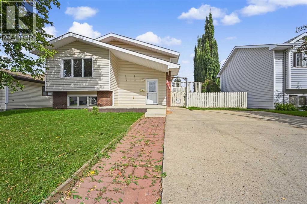 9748 71 Avenue, Grande Prairie, Alberta  T8V 6E3 - Photo 1 - A2342073