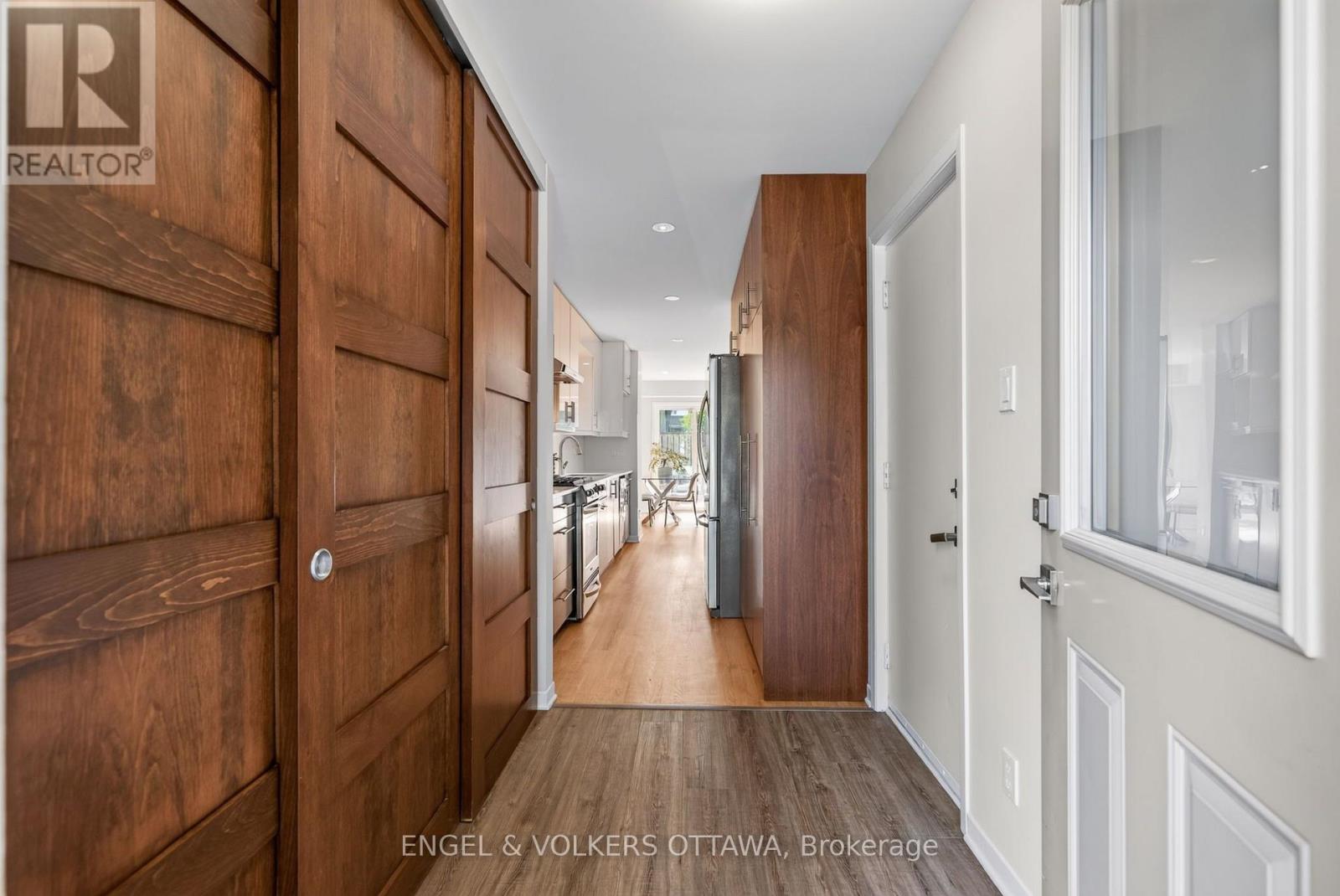 22 Chestnut Street, Ottawa, Ontario  K1S 0Z8 - Photo 2 - X13765950