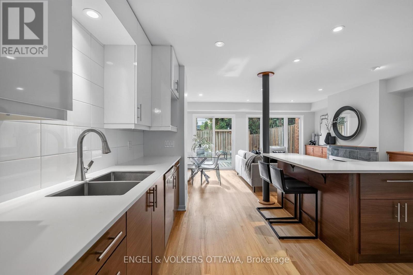22 Chestnut Street, Ottawa, Ontario  K1S 0Z8 - Photo 6 - X13765950