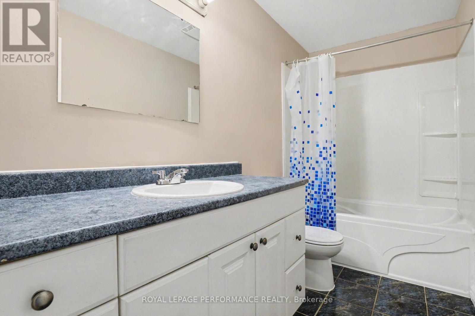 1394 Ridgebrook Drive, Ottawa, Ontario  K1B 4T2 - Photo 15 - X13766126