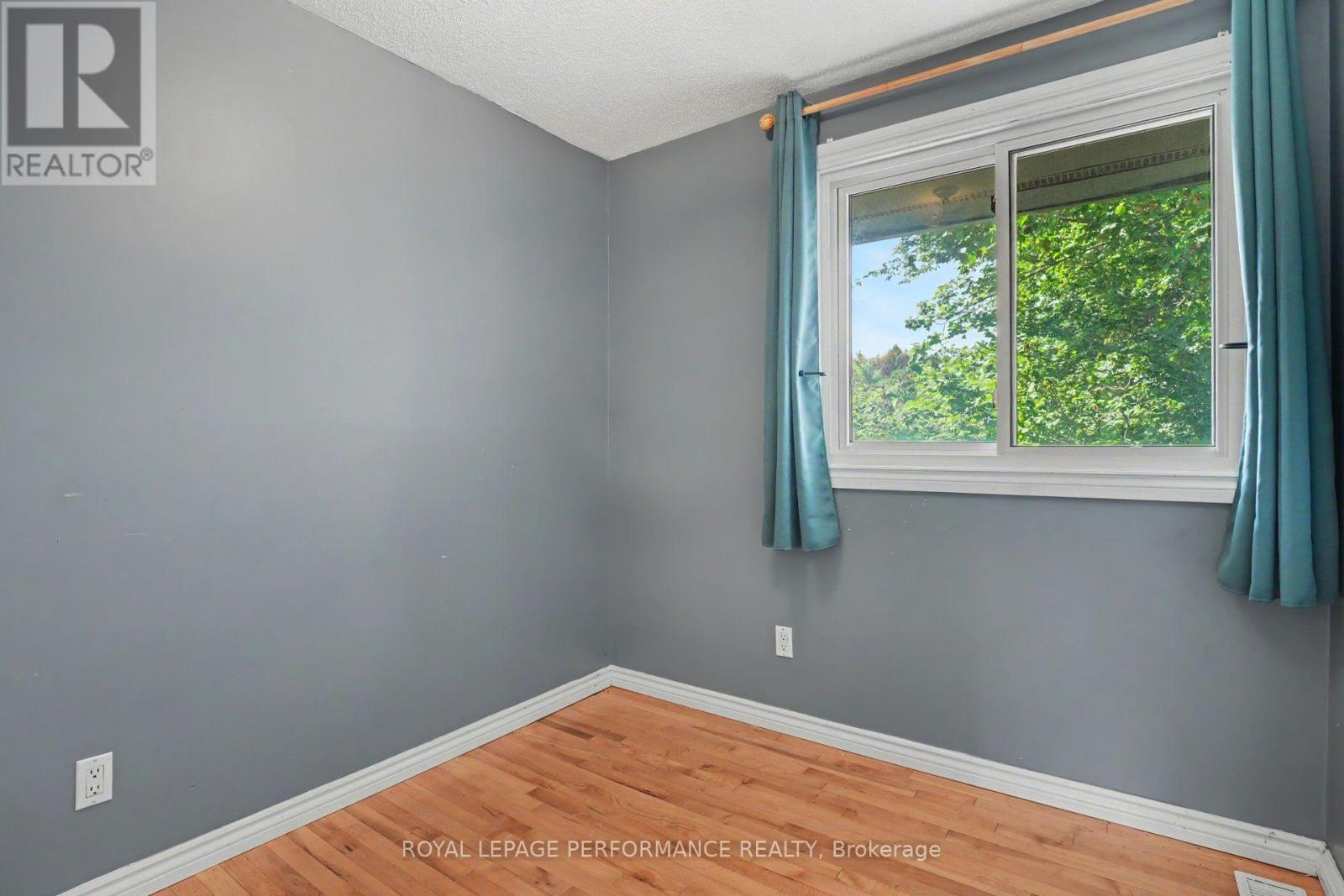 1394 Ridgebrook Drive, Ottawa, Ontario  K1B 4T2 - Photo 16 - X13766126