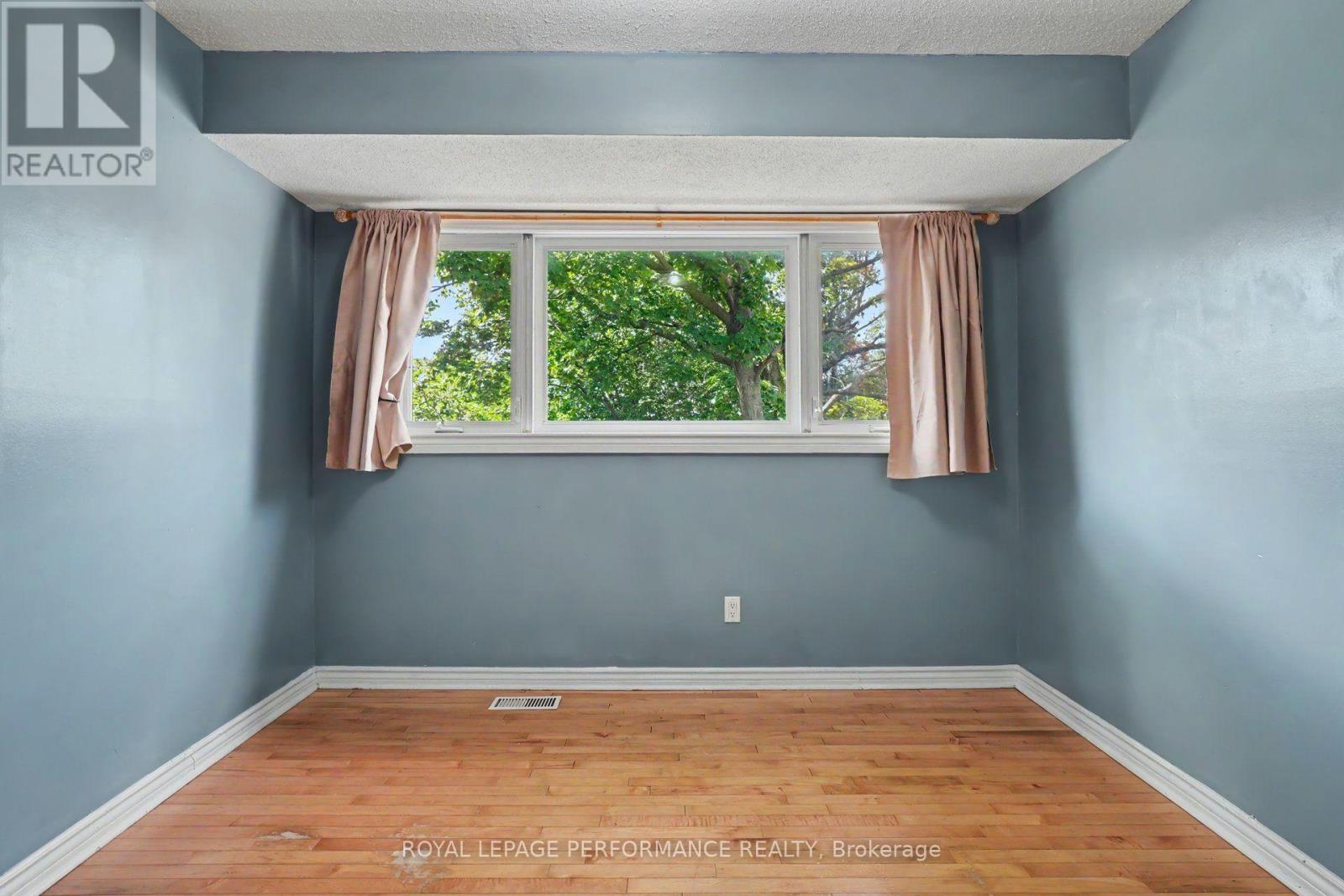 1394 Ridgebrook Drive, Ottawa, Ontario  K1B 4T2 - Photo 19 - X13766126