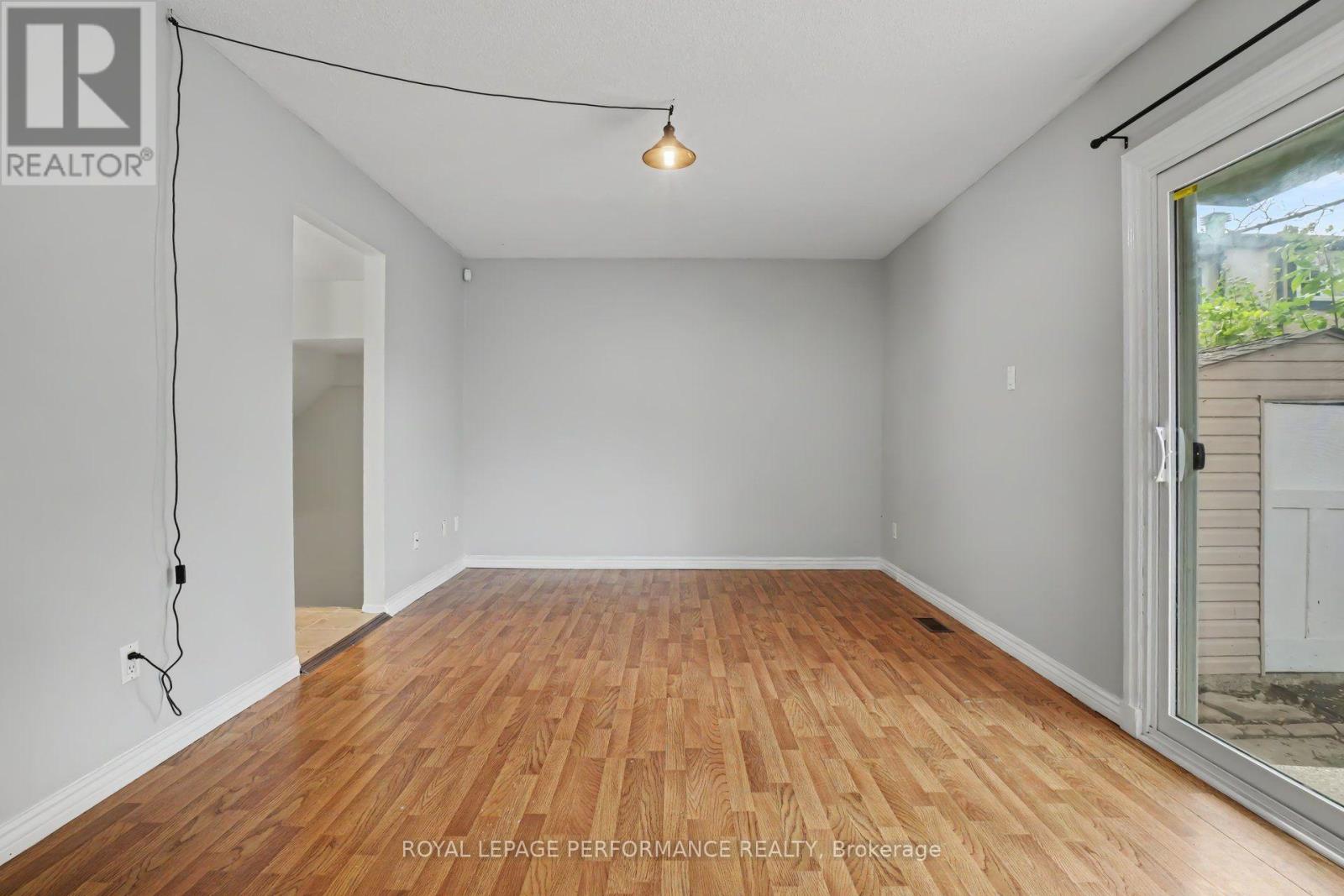1394 Ridgebrook Drive, Ottawa, Ontario  K1B 4T2 - Photo 5 - X13766126