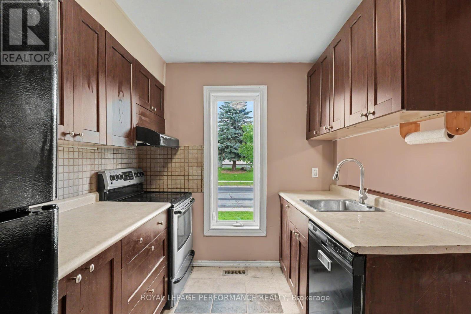1394 Ridgebrook Drive, Ottawa, Ontario  K1B 4T2 - Photo 6 - X13766126