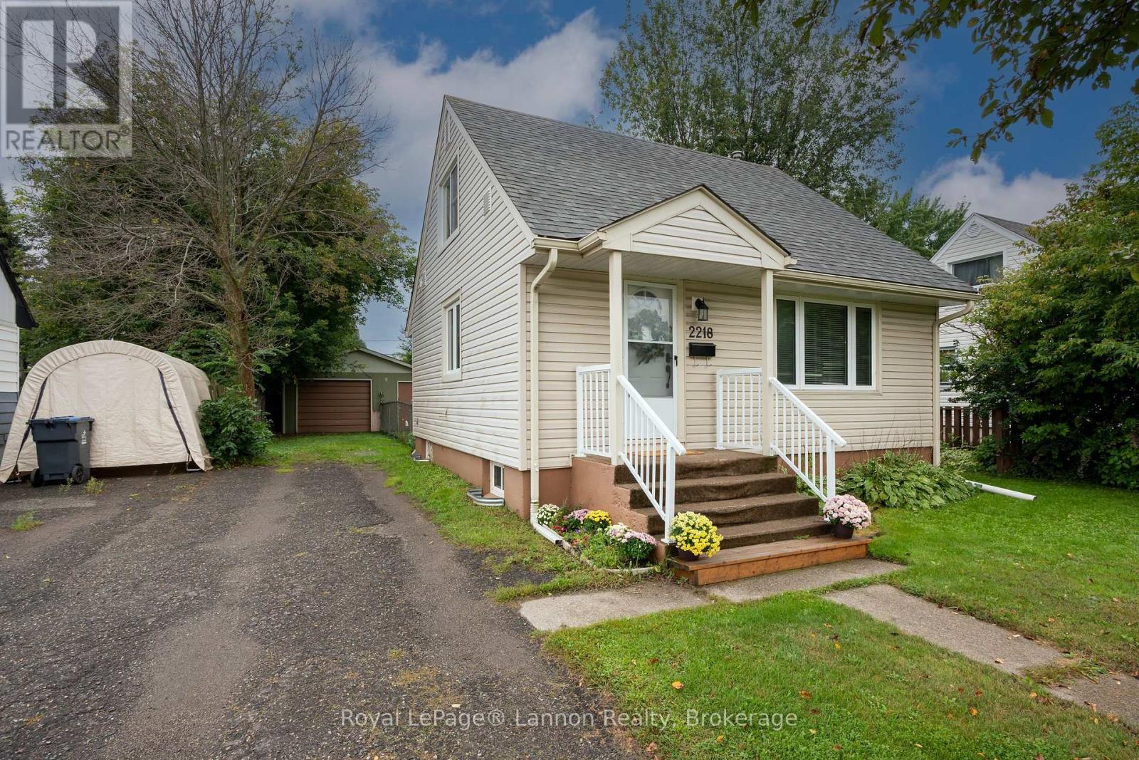 2218 Isabella Street E, Thunder Bay, Ontario  P7E 5C6 - Photo 4 - X13765776