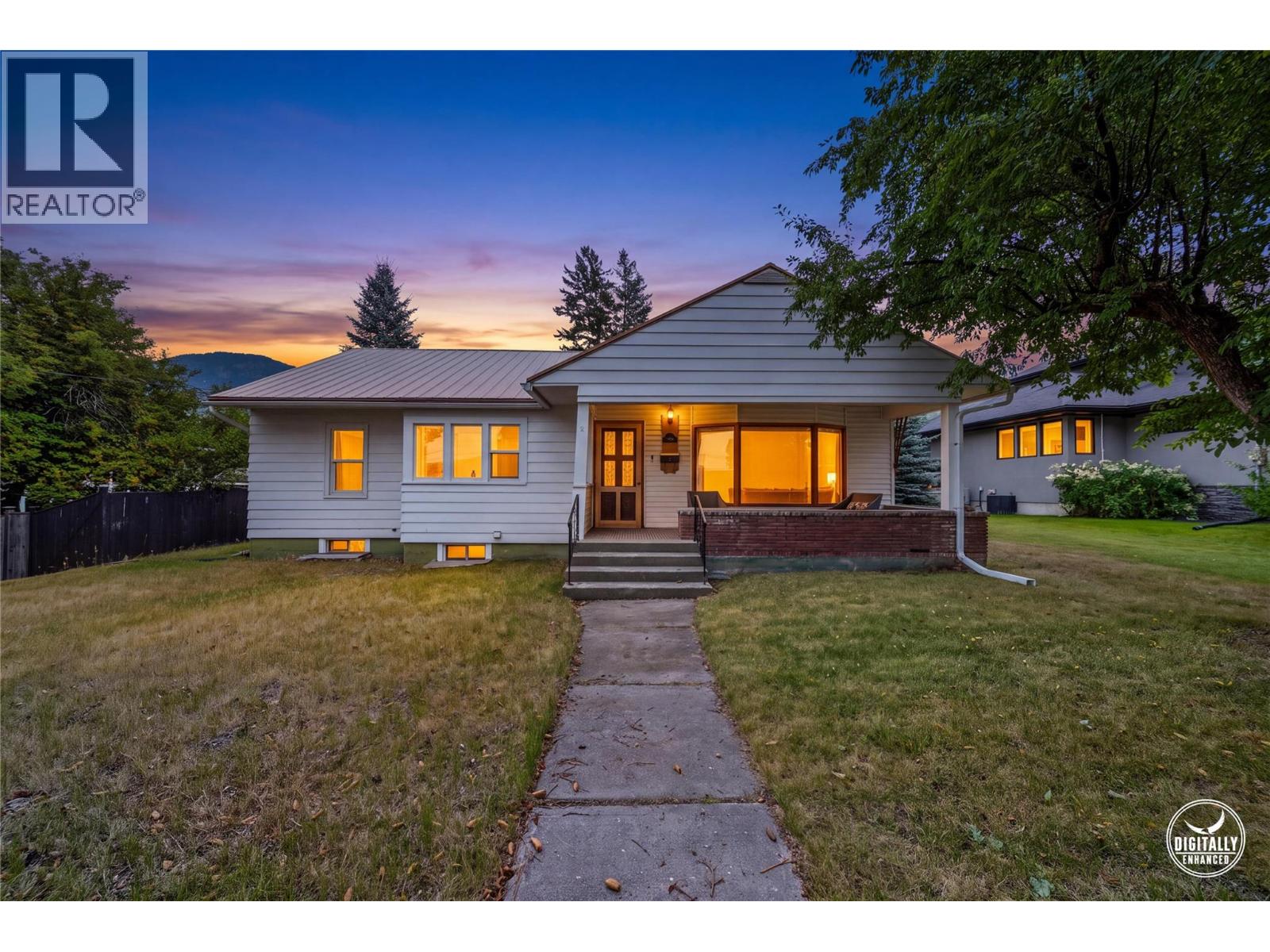 308 11th Avenue S, Cranbrook, British Columbia V1C 2P8 - Photo 1 - 10399986