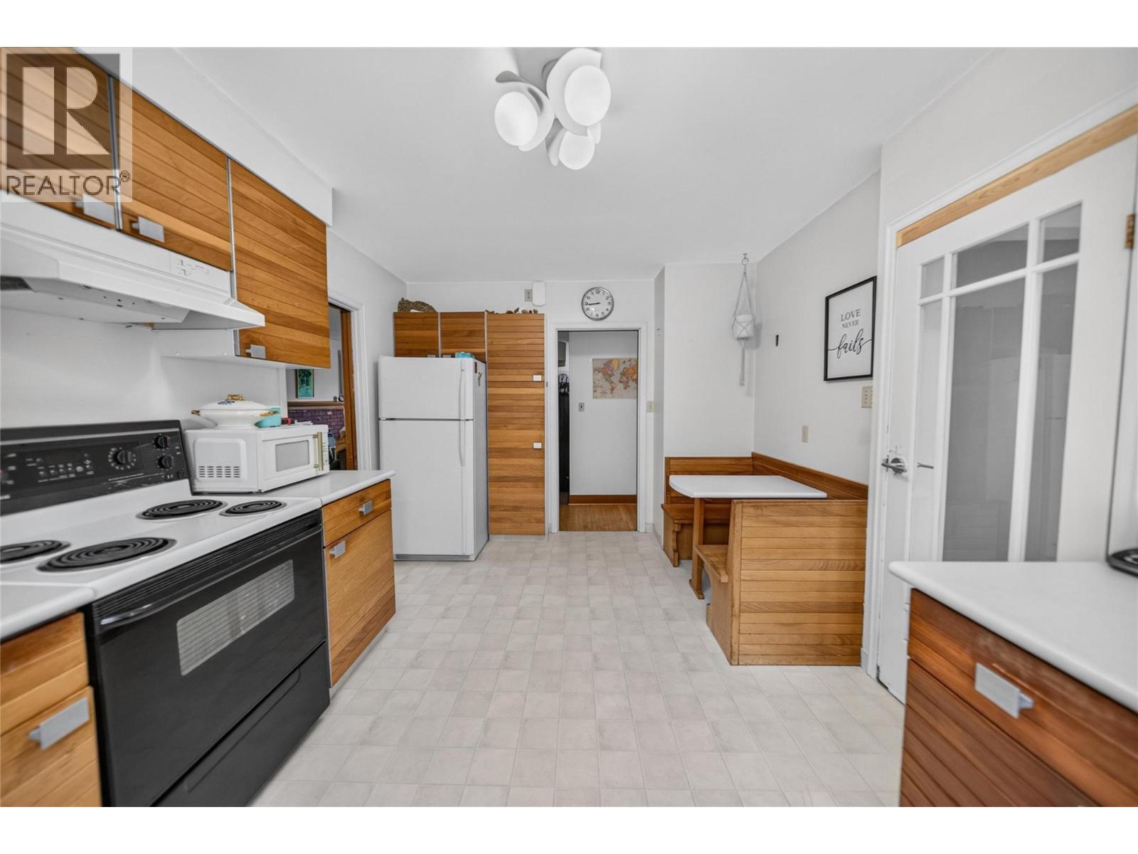 308 11th Avenue S, Cranbrook, British Columbia V1C 2P8 - Photo 7 - 10399986