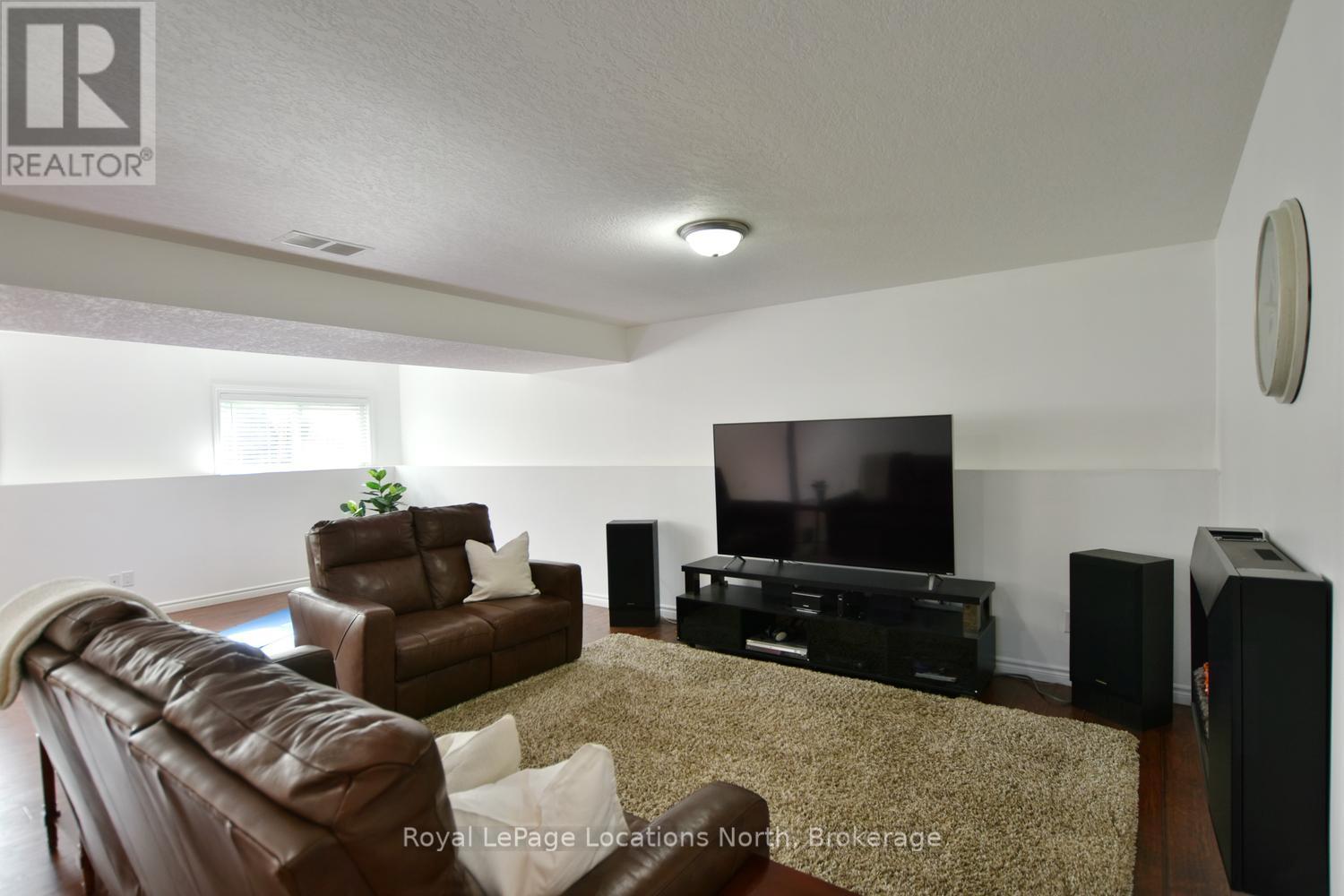 155 Lily Drive, Wasaga Beach, Ontario  L9Z 2Z5 - Photo 24 - S13765834