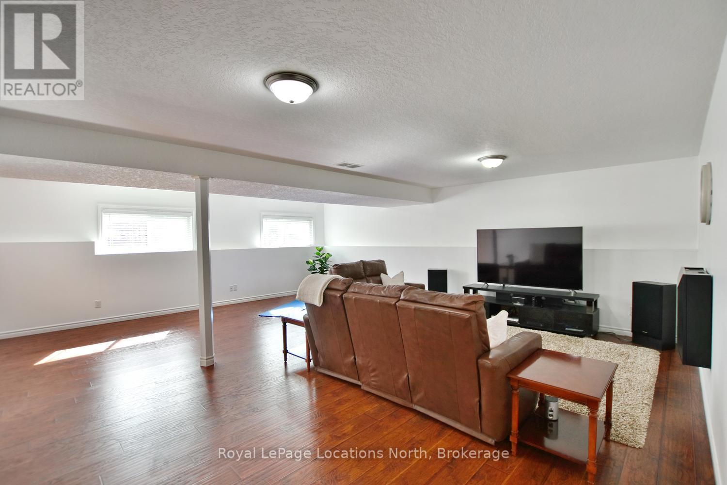155 Lily Drive, Wasaga Beach, Ontario  L9Z 2Z5 - Photo 27 - S13765834