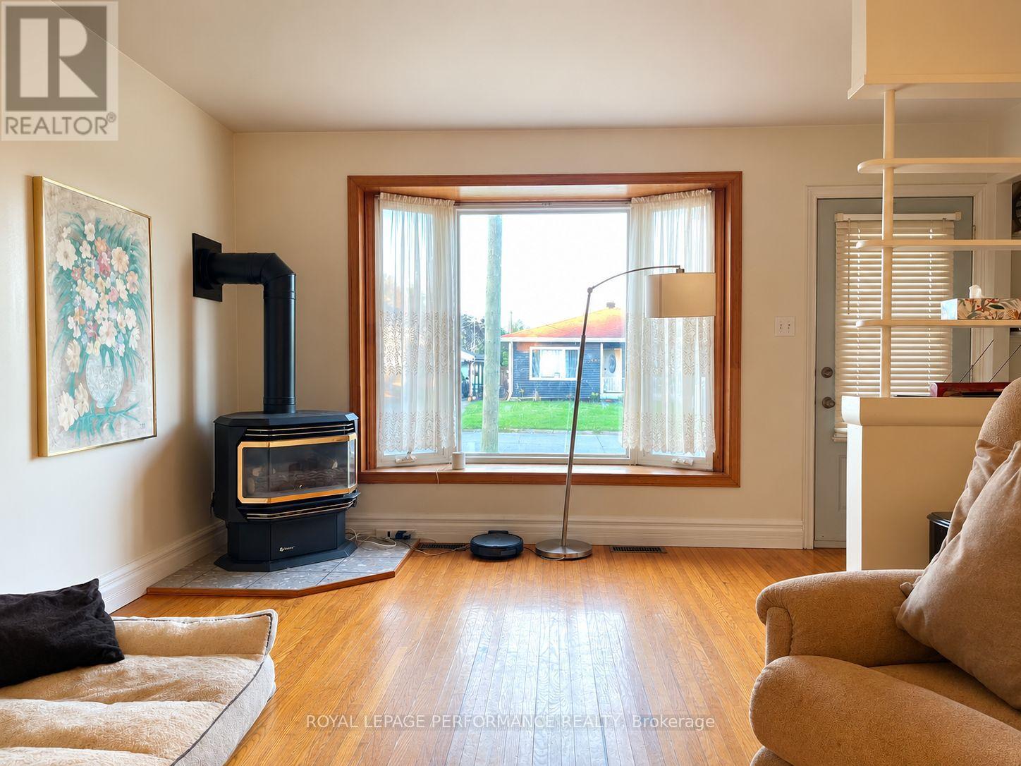 207 Leonia Street, Cornwall, Ontario K6H 5M1 - Photo 3 - X13765962