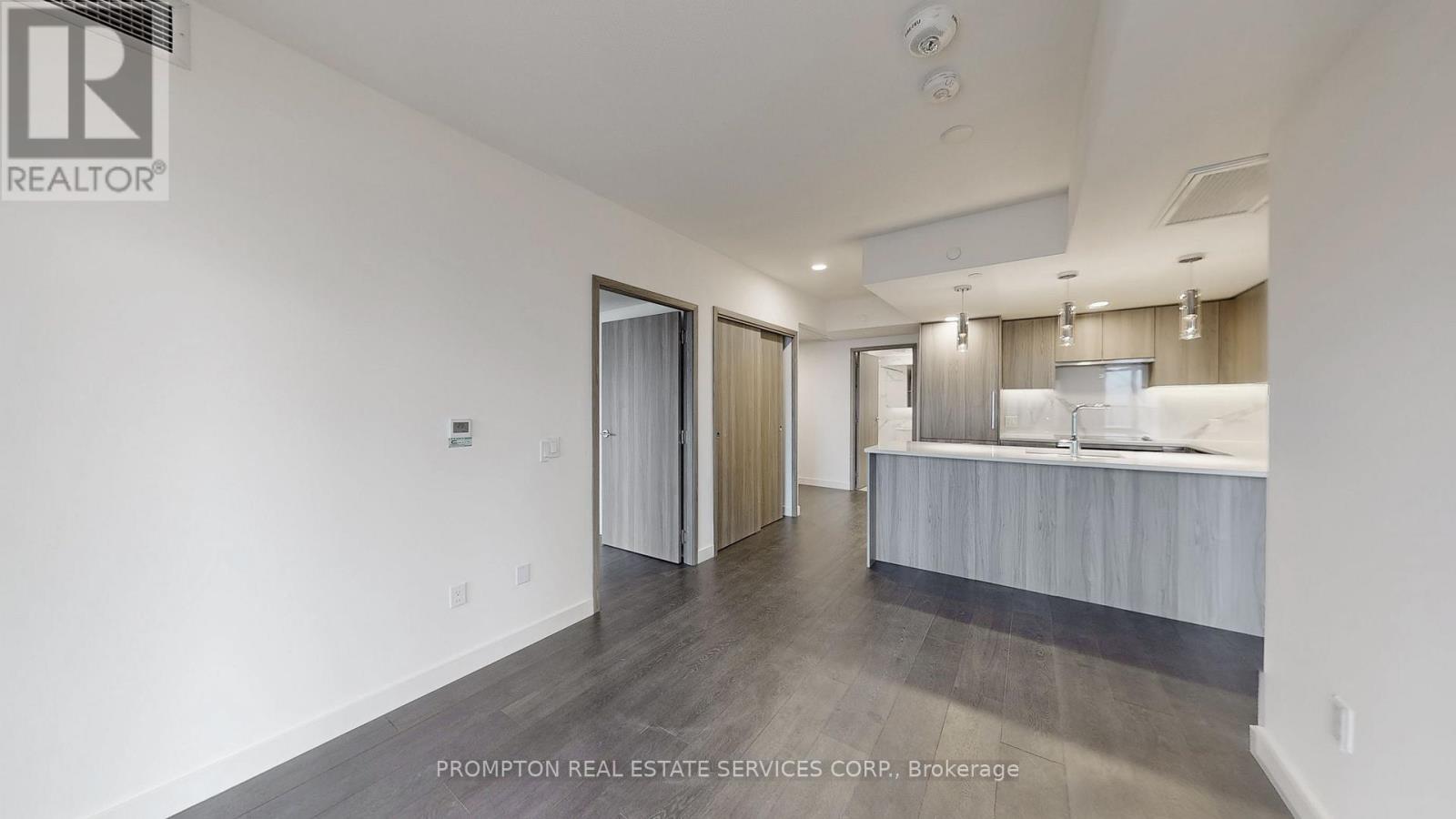 7007 - 3 Concord Cityplace Way, Toronto, Ontario  M5V 0X4 - Photo 3 - C13766018