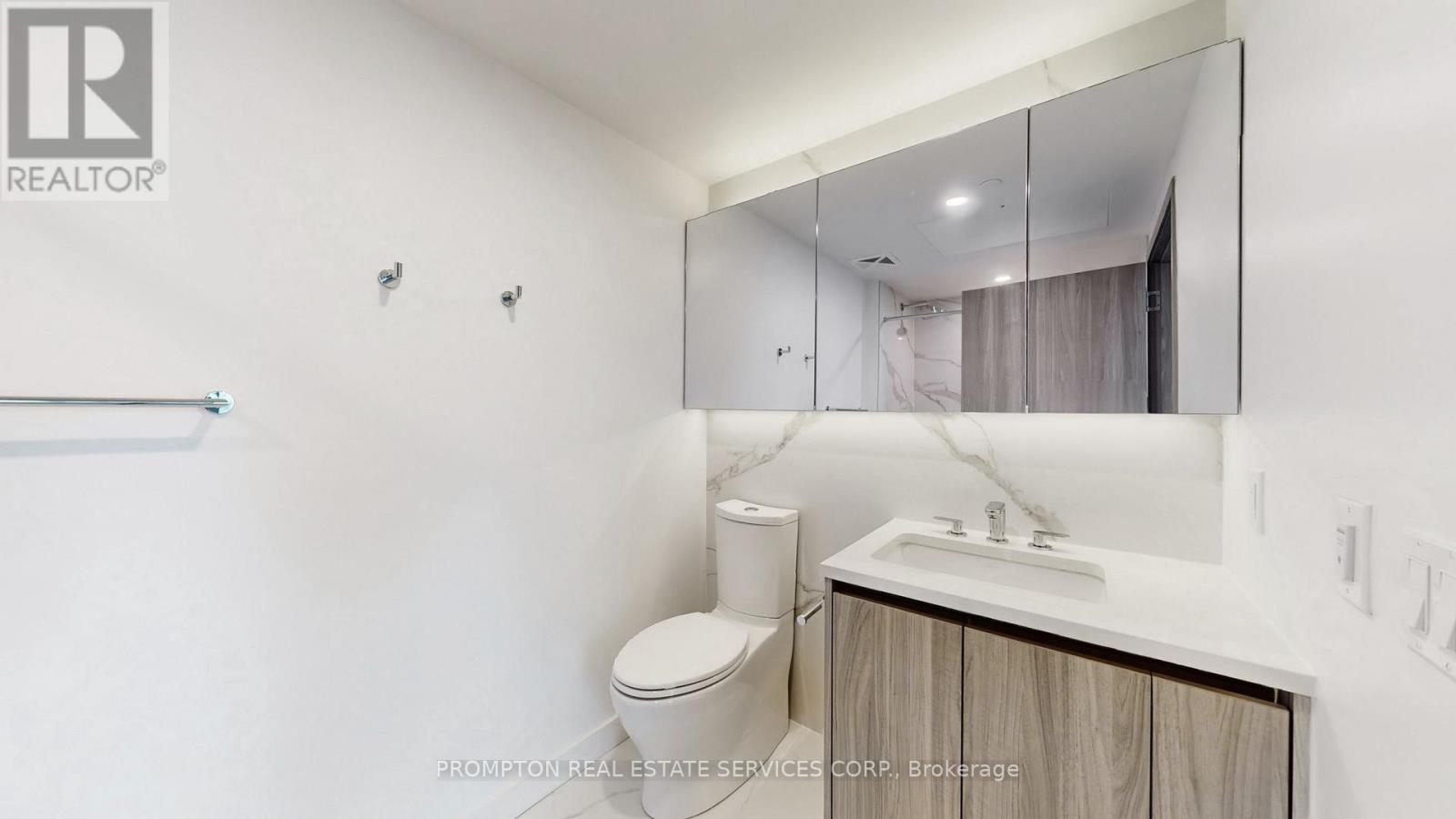 7007 - 3 Concord Cityplace Way, Toronto, Ontario  M5V 0X4 - Photo 7 - C13766018