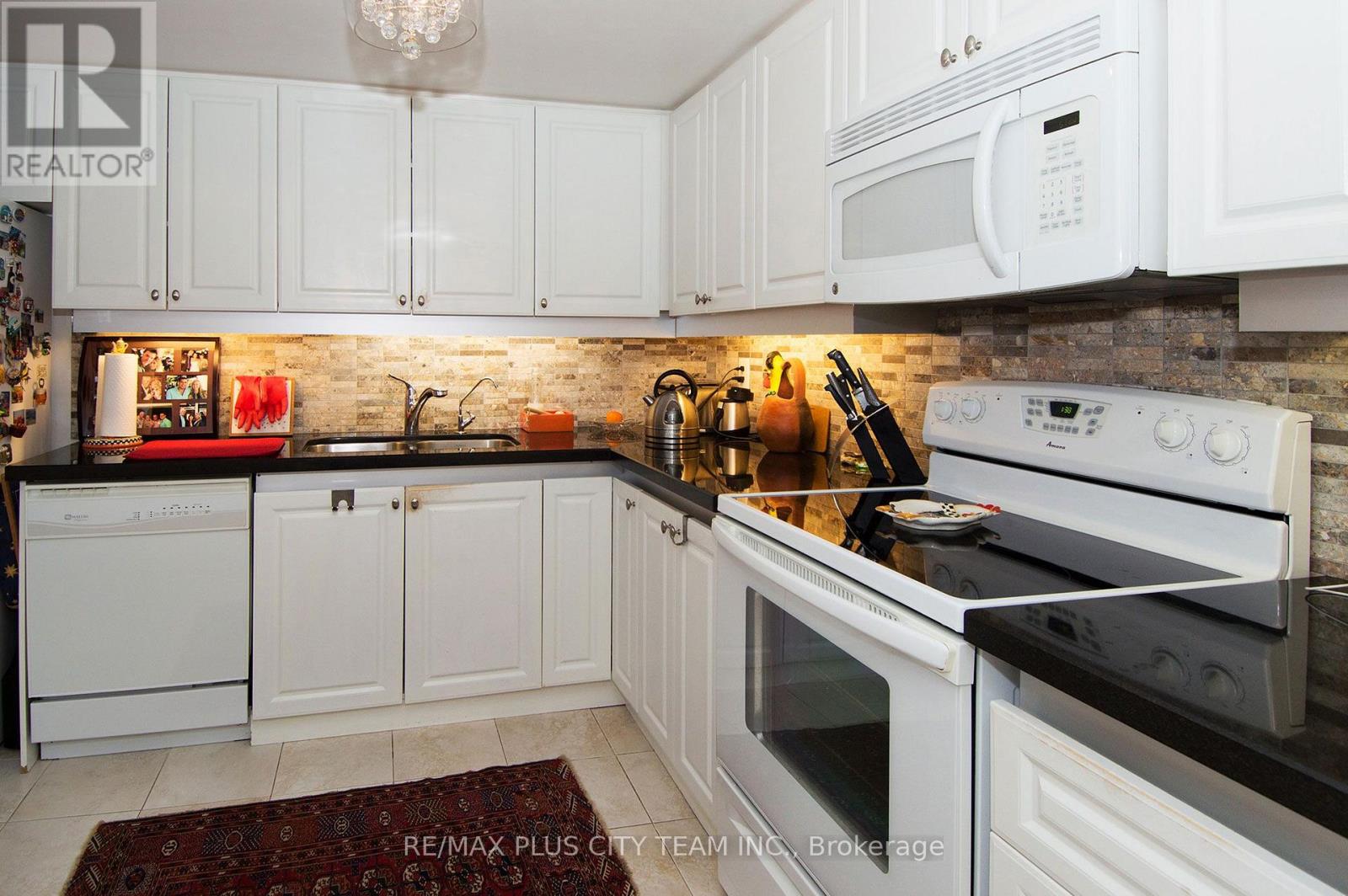 407 - 164 Cumberland Street, Toronto, Ontario  M5R 1A8 - Photo 10 - C13766084