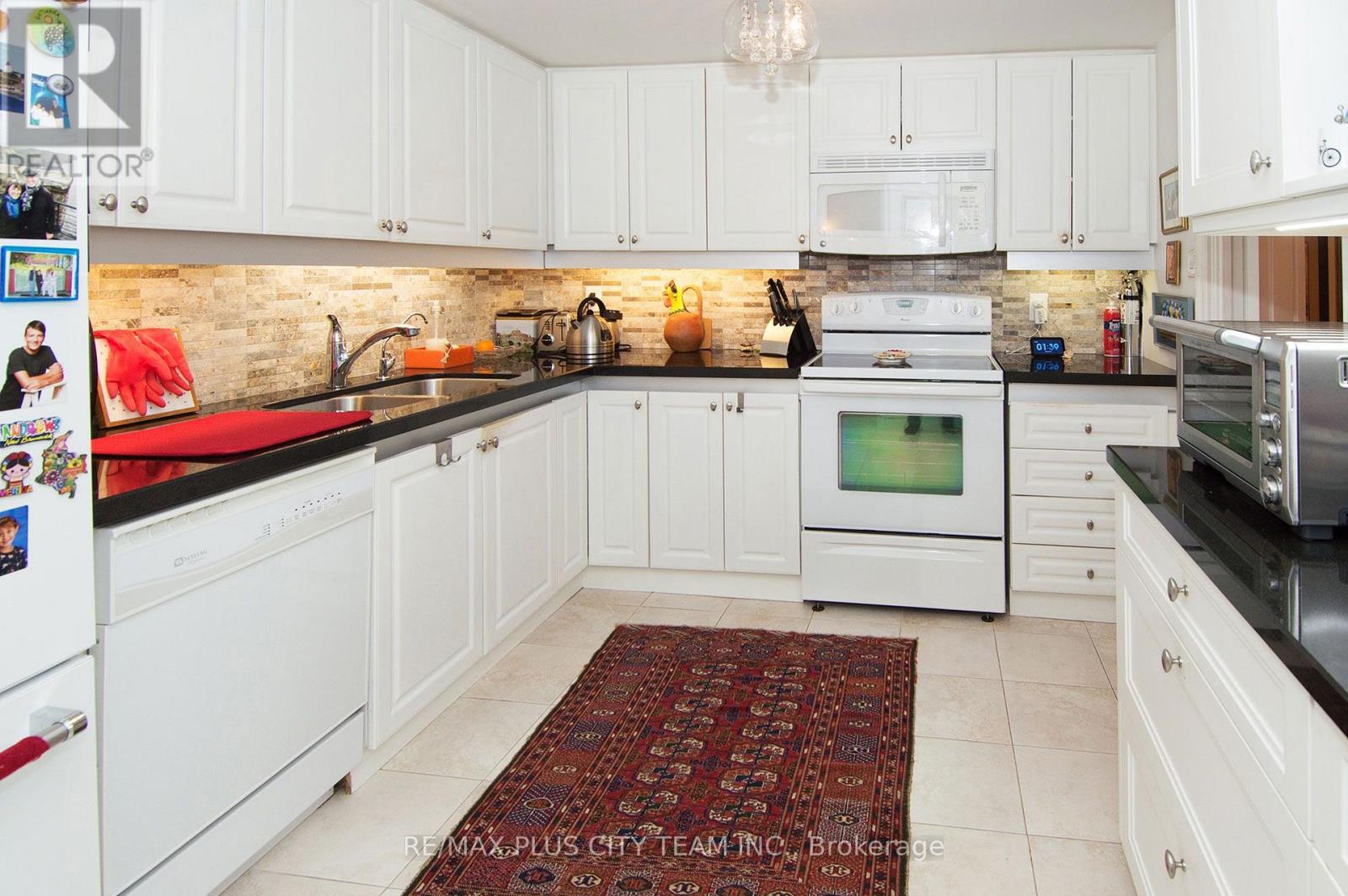 407 - 164 Cumberland Street, Toronto, Ontario  M5R 1A8 - Photo 11 - C13766084